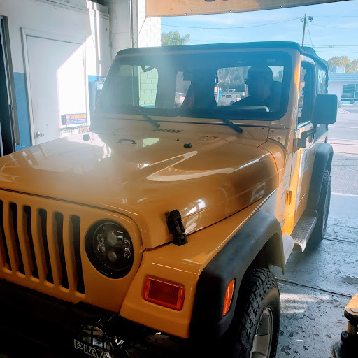 Auto Repair Shop «Honka Auto Repairs», reviews and photos, 1266 Court St, Clearwater, FL 33756, USA