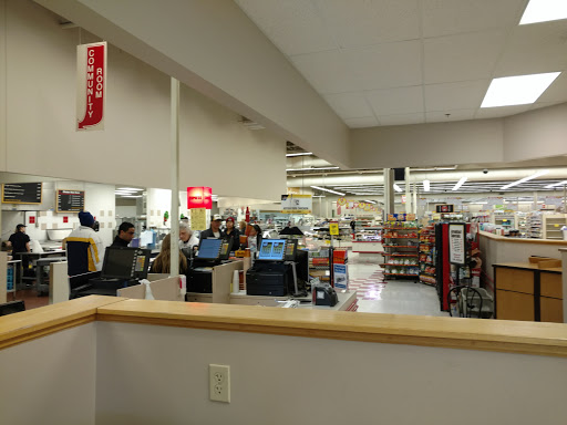 Grocery Store «Cash Wise Foods», reviews and photos, 1401 33rd St S, Fargo, ND 58103, USA