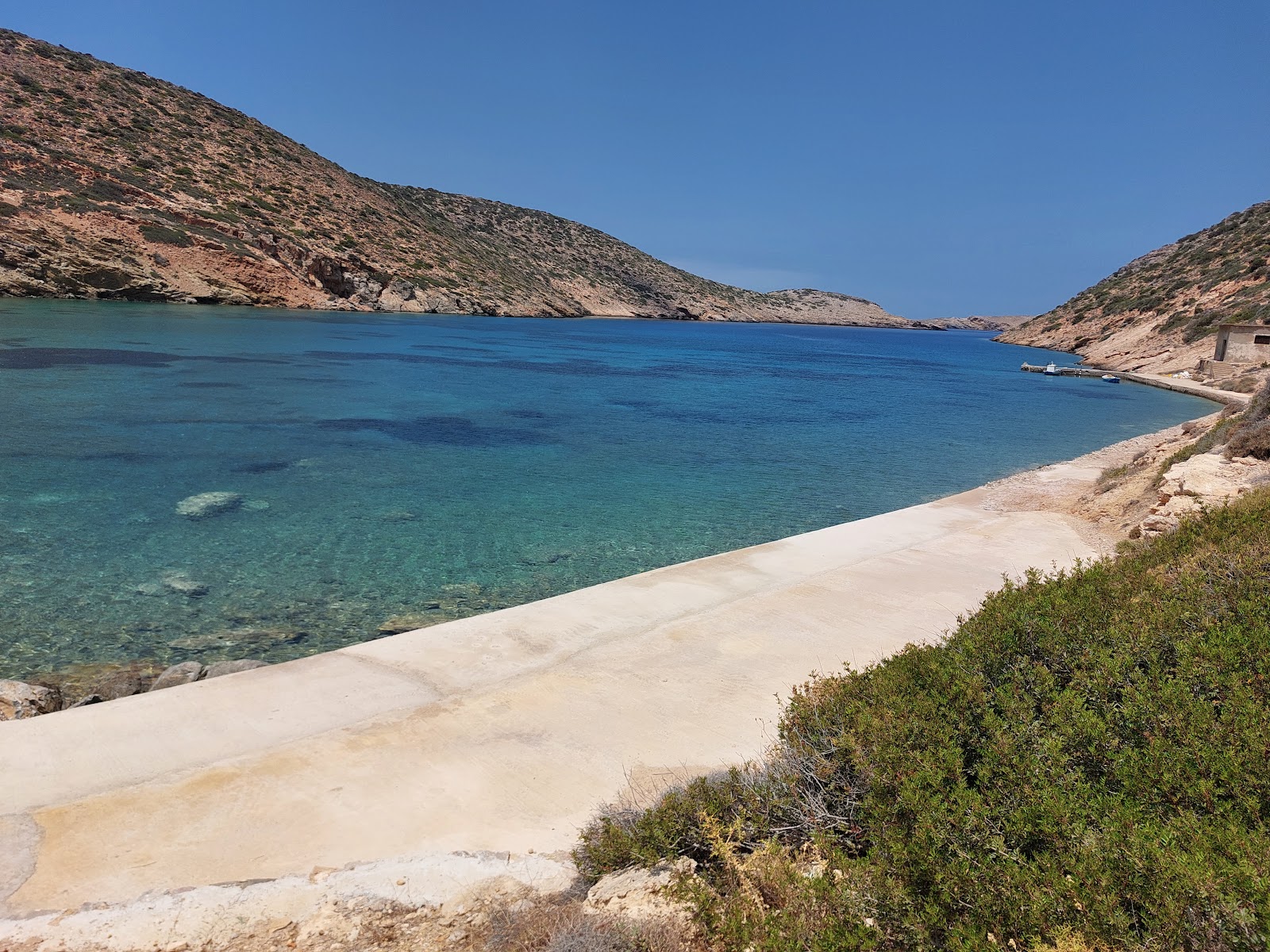 Kato Kampos Bay'in fotoğrafı çok temiz temizlik seviyesi ile