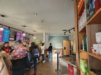Atmosphère du Restaurant servant le petit-déjeuner Starbucks à Versailles - n°12