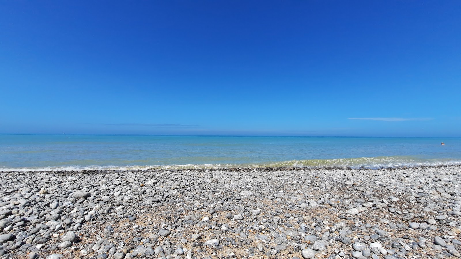 Plage de St Aubin sur Mer'in fotoğrafı çok temiz temizlik seviyesi ile