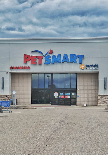 Pet Supply Store «PetSmart», reviews and photos, 6106 Shops Way, Northborough, MA 01532, USA
