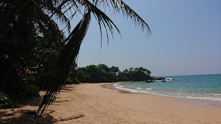 Foto von Kaikawala beach und die siedlung