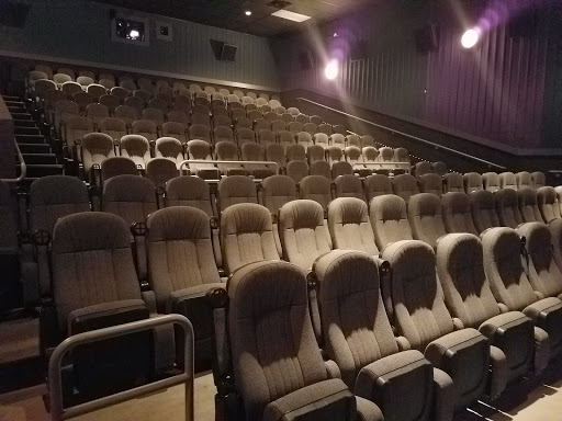 Movie Theater «Regal Cinemas New Albany 16», reviews and photos, 300 Professional Ct, New Albany, IN 47150, USA