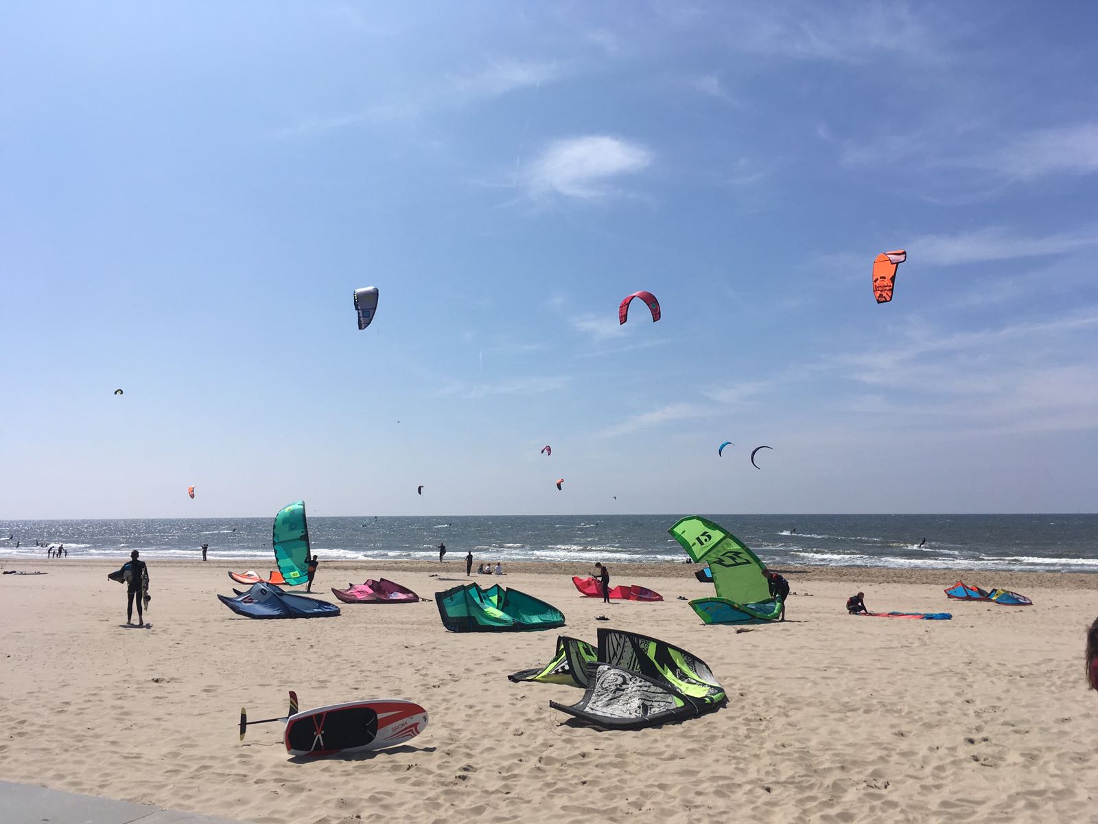 Photo of Castricum aan Zee with turquoise water surface