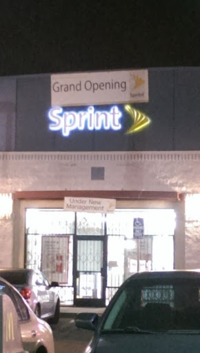 Cell Phone Store «Sprint Store», reviews and photos, 5908 Del Amo Blvd, Lakewood, CA 90713, USA