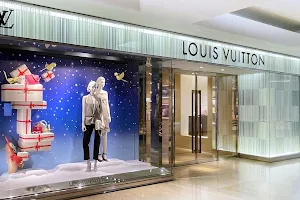 LOUIS VUITTON Jakarta Plaza Indonesia Store image