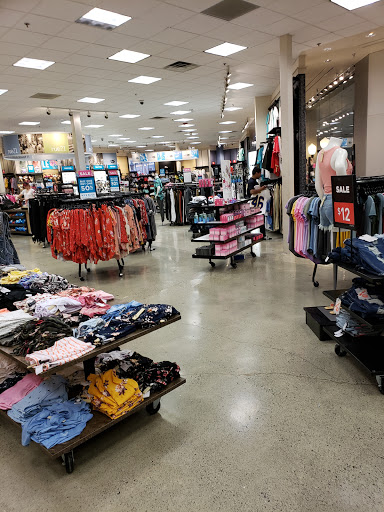 Shopping Mall «Crystal Mall», reviews and photos, 850 Hartford Turnpike, Waterford, CT 06385, USA