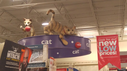 Pet Supply Store «PetSmart», reviews and photos, 2140 17th St, Santa Ana, CA 92705, USA