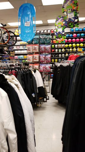 Sporting Goods Store «Big 5 Sporting Goods», reviews and photos, 7111 Eastern Ave, Bell Gardens, CA 90201, USA