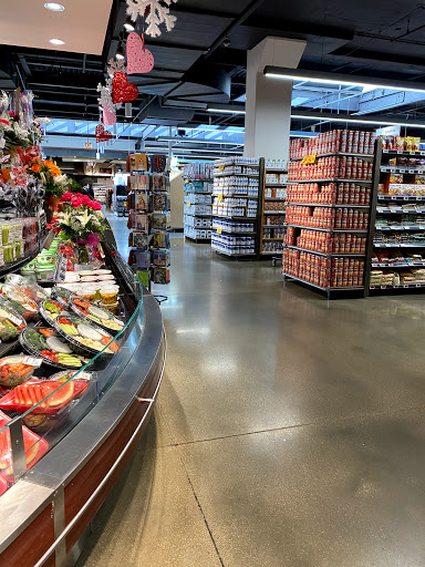 Supermarket «Cermak Fresh Produce», reviews and photos, 4000 W Diversey Ave, Chicago, IL 60639, USA