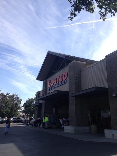 Costco Wholesale, 7251 Camino Arroyo, Gilroy, CA 95020, USA, 