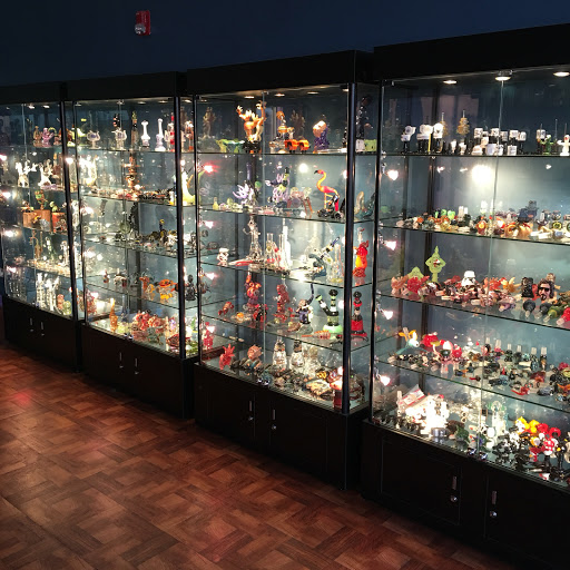 Gift Shop «Moon Rock Gallery & Smoke Shop», reviews and photos, 431 Ogden Ave, Downers Grove, IL 60515, USA