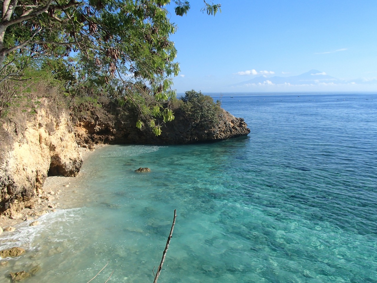 Foto de Tanjung Sabui com uma linha costeira reta