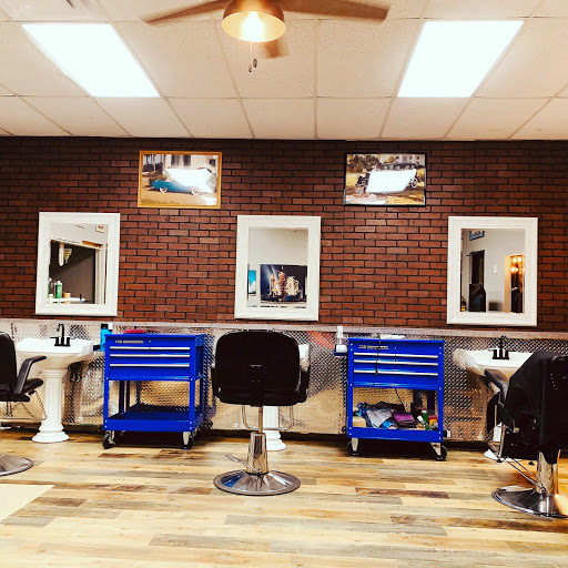 Barber Shop «A Better Cut Barber Shop», reviews and photos, 2425 N Courtenay Pkwy #101, Merritt Island, FL 32953, USA
