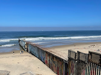 US/Mexico Beach Border