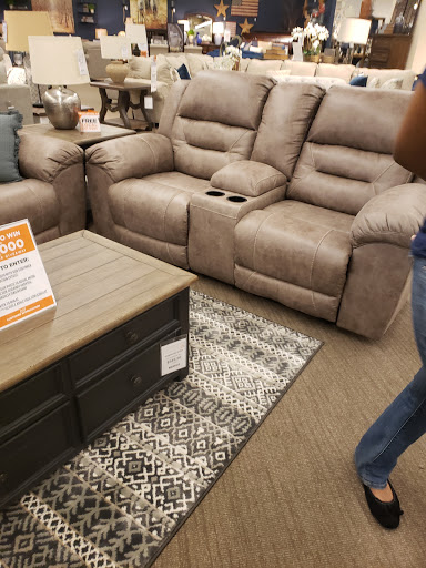 Furniture Store «Ashley HomeStore», reviews and photos, 905 Perimeter Dr, Schaumburg, IL 60173, USA
