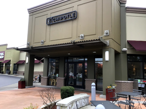 Mexican Restaurant «Chipotle Mexican Grill», reviews and photos, 775 NW Gilman Blvd, Issaquah, WA 98027, USA