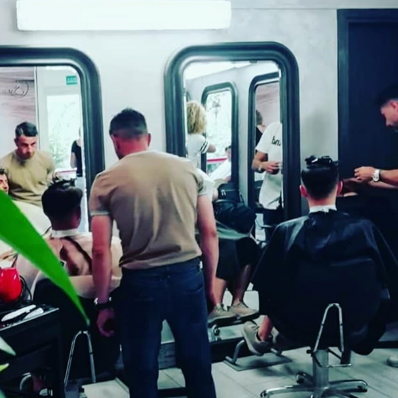 Sarai Parrucchiere - Scuola Parrucchieri Roma - Corso Parrucchiere e Barber Roma