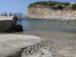 Cala Advocat'in fotoğrafı - rahatlamayı sevenler arasında popüler bir yer