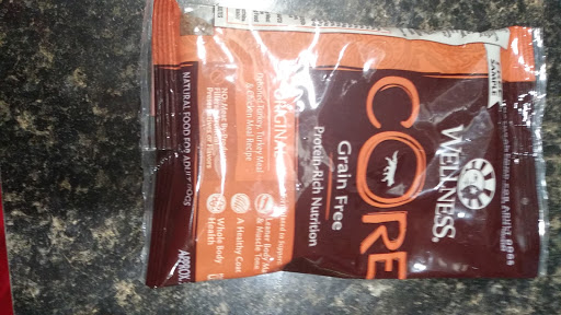 Pet Supply Store «Pet Supplies Plus», reviews and photos, 6845 Highland Rd, White Lake, MI 48383, USA