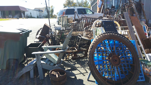 Antique Furniture Store «Old American Barn», reviews and photos, 107 Martinsburg Ave, Gordonsville, VA 22942, USA