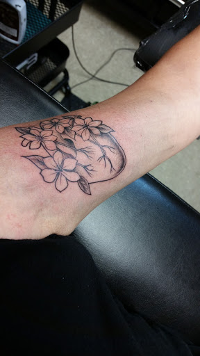 Tattoo Shop «Stone the Crow Tattoo», reviews and photos, 1332 E Gude Dr, Rockville, MD 20850, USA