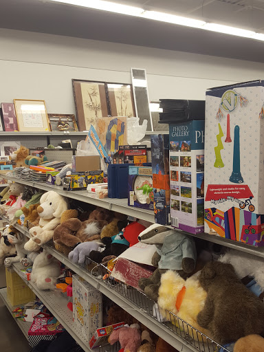 Thrift Store «Goodwill Arvada - McIntyre Parkway», reviews and photos, 6340 McIntyre Pkwy, Arvada, CO 80403, USA