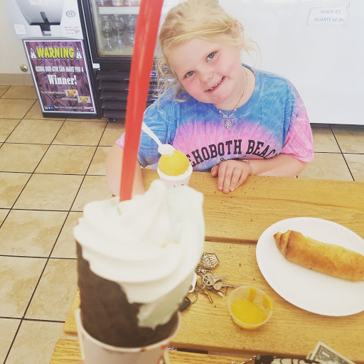 Ice Cream Shop «Ice Shack», reviews and photos, 104 N Water St, Mill Hall, PA 17751, USA