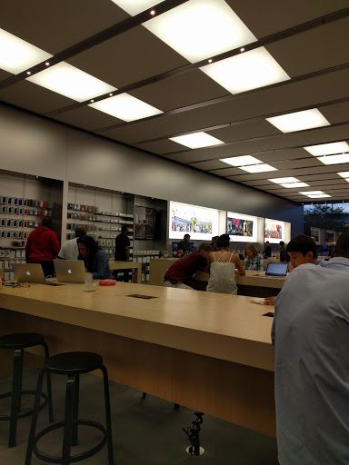 Computer Store «Apple Easton Town Center», reviews and photos, 4210 The Strand, Columbus, OH 43219, USA