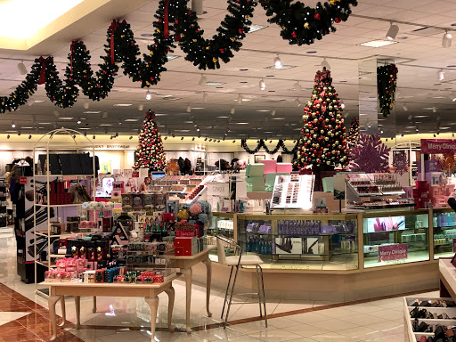 Department Store «Von Maur», reviews and photos, 115 Iowa River Landing Pl, Coralville, IA 52241, USA