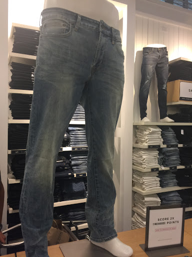 Clothing Store «AEO Factory Store», reviews and photos, 8200 Vineland Ave Suite 101, Orlando, FL 32821, USA