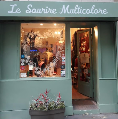 Magasin de vêtements pour femmes Le Sourire Multicolore boutique écoresponsable - mode éthique - vêtements bios - matières écologiques - commerce équitable Paris
