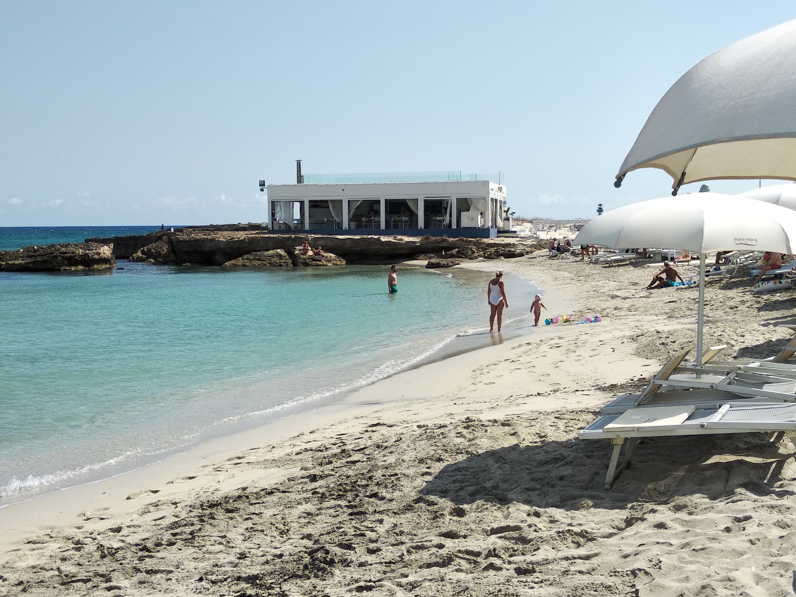 Mora Mora beach'in fotoğrafı - Çocuklu aile gezginleri için önerilir