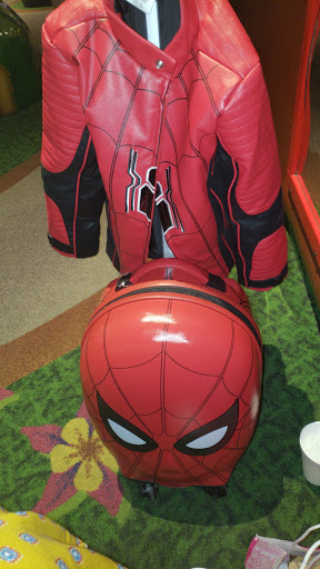 Toy Store «Disney Store», reviews and photos, 350 W Hillcrest Dr, Thousand Oaks, CA 91360, USA