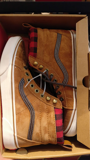 Shoe Store «Vans», reviews and photos, 485 N Tustin St, Orange, CA 92867, USA