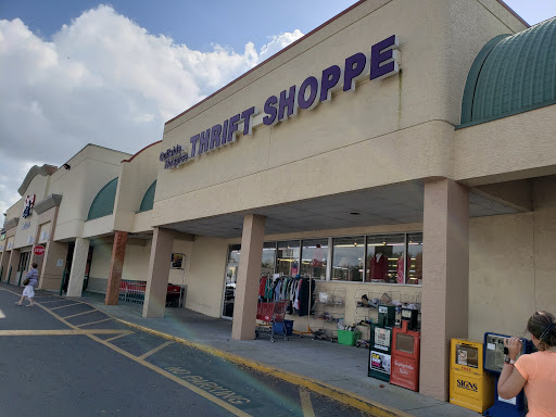 Thrift Store «Gulfside Hospice Thrift Shoppe», reviews and photos, 36524 FL-54, Zephyrhills, FL 33542, USA