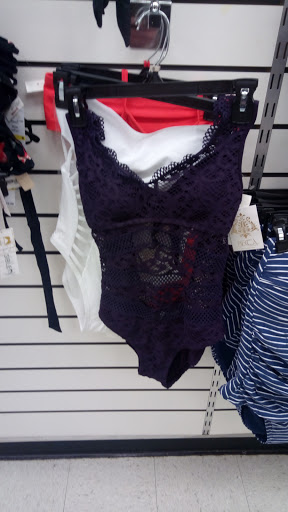 Department Store «T.J. Maxx», reviews and photos, 711 Southbridge St, Auburn, MA 01501, USA