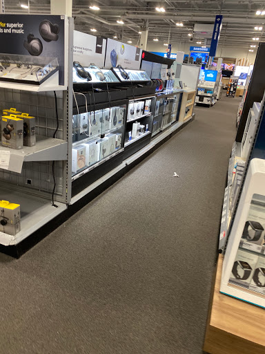 Electronics Store «Best Buy», reviews and photos, 1 Garden State Plaza Blvd, Paramus, NJ 07652, USA