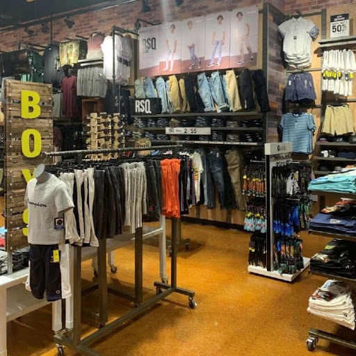 Clothing Store «Tillys», reviews and photos, 5415 Touhy Ave, Skokie, IL 60077, USA