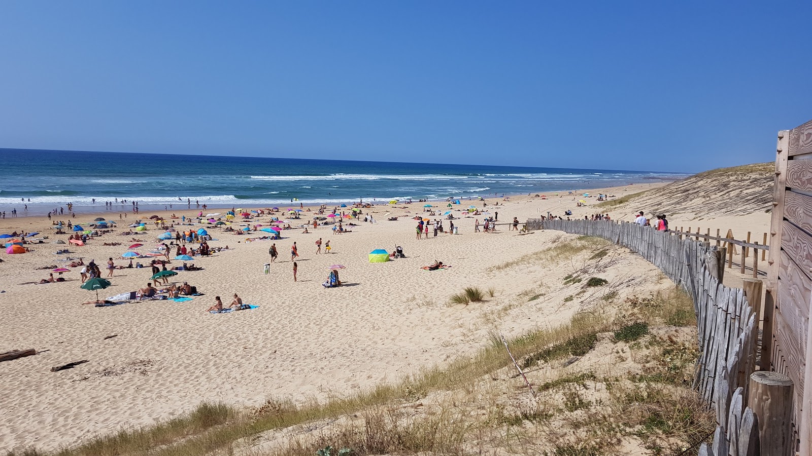 Foto di Spiaggia di Soustons con una superficie del sabbia bianca