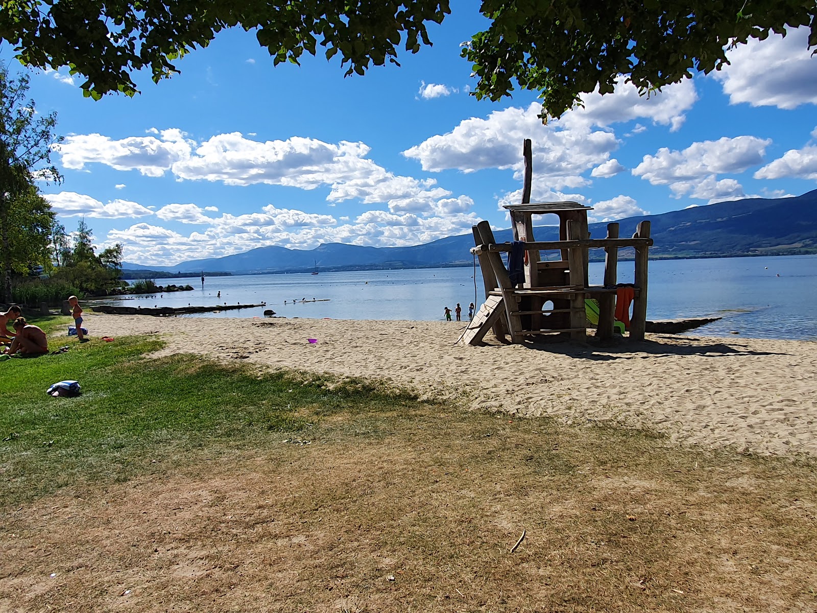 Foto di Plage de Cheyres con spiaggia diretta