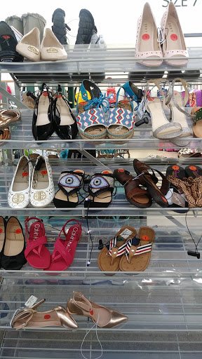 Clothing Store «Burlington Coat Factory», reviews and photos, 8225 E Kellogg Dr, Wichita, KS 67207, USA