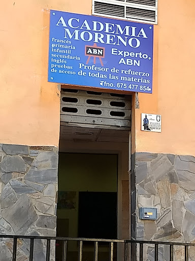 Academia Moreno, Escuela abarrotada en Algeciras,Cádiz