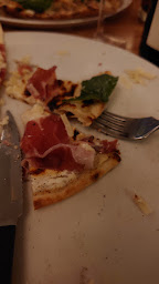 Photo n°38 de AVE Pizza Bar à Paris ()