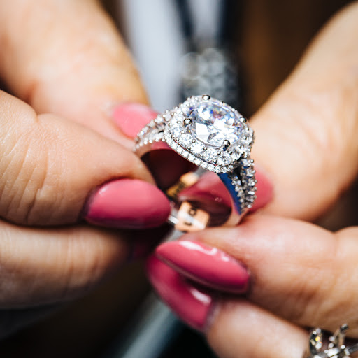 Jewelry Store «Select Jewelers, LLC», reviews and photos, 2221 S Voss Rd, Houston, TX 77057, USA