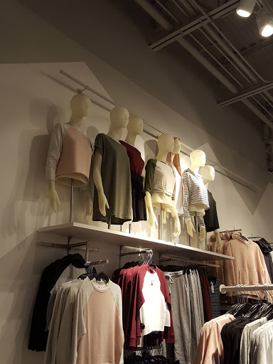 Shopping Mall «Taubman Prestige Outlets», reviews and photos, 17057 N Outer 40 Rd, Chesterfield, MO 63005, USA