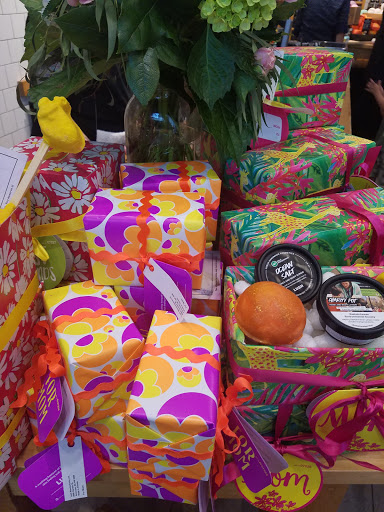 Cosmetics Store «Lush Cosmetics», reviews and photos, 303 Memorial City Way, Houston, TX 77024, USA