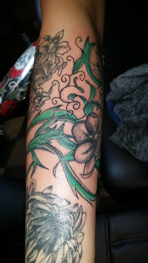 Tattoo Shop «Paradise Tattoo», reviews and photos, 1050 Bridgeport Ave, Milford, CT 06460, USA