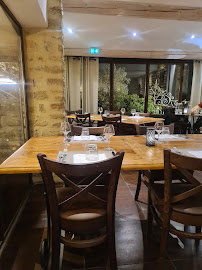 Atmosphère du Restaurant français Le Verger des Papes à Châteauneuf-du-Pape - n°10